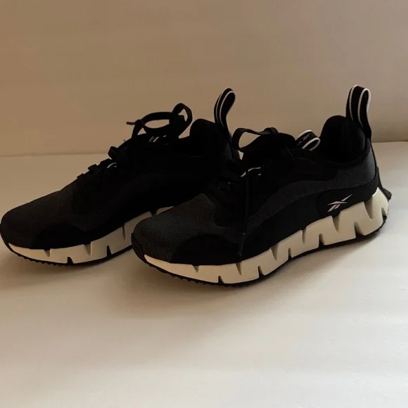 Reebok Women’s Black and Cream Zig-Style Chunky Sole Sneakers - Picture 2 of 6